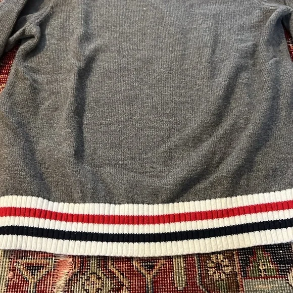 Simons gray sweater - Picture 5 of 8